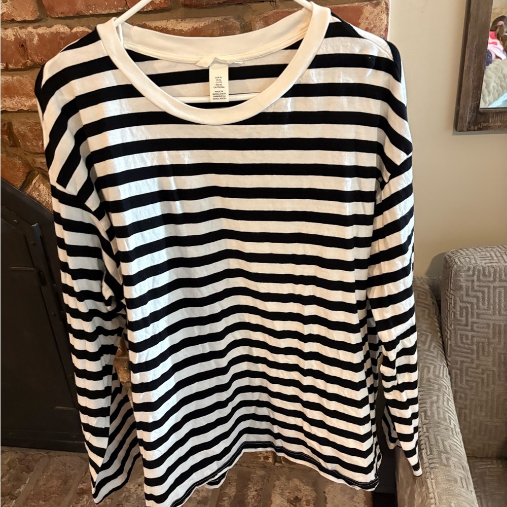 H&M Black and White Striped Long Sleeve Shirt